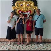 Bốn 